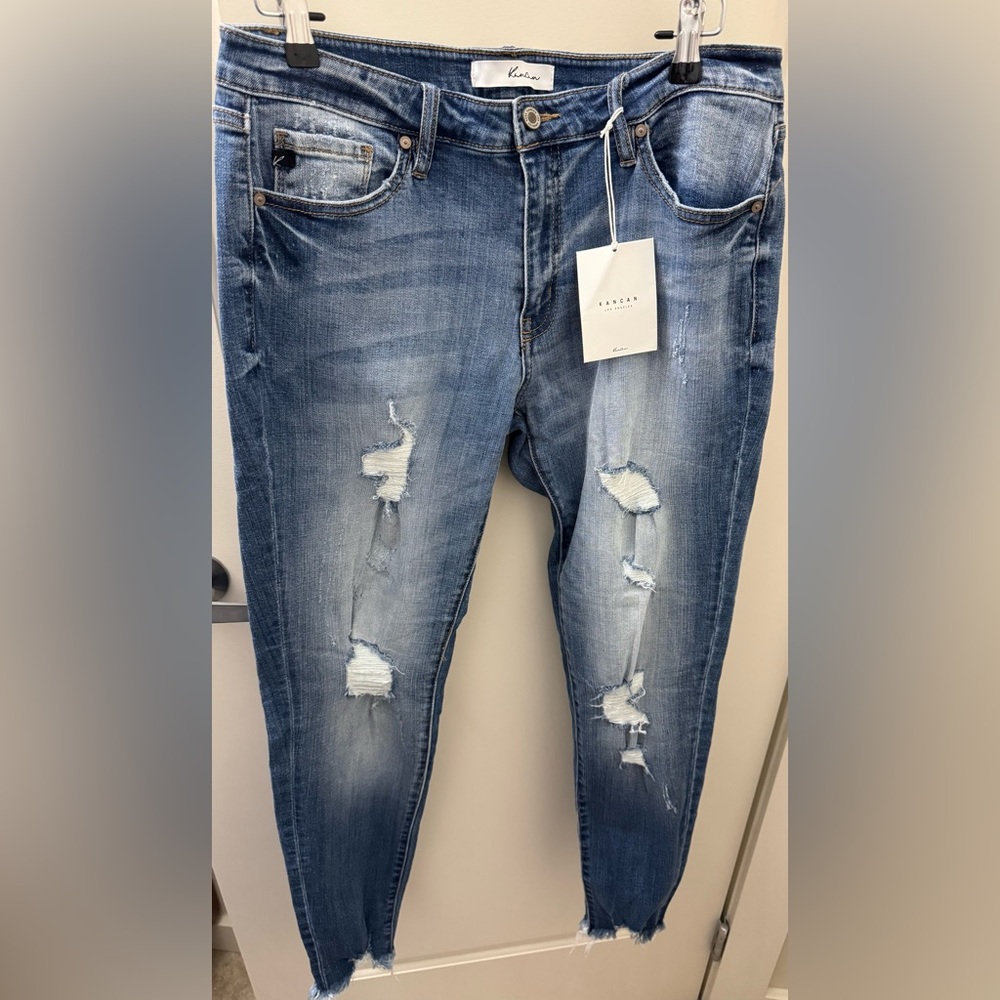 KanCan Los Angeles Distressed Skinny Jeans
Style# KC7103M
Cut# 35709
Size 13/30W